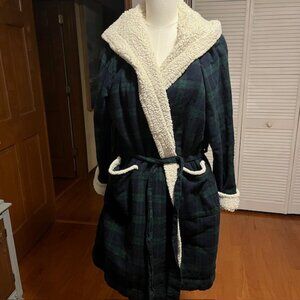 L.L. Bean Women's Hooded Scotch Plaid Flannel Robe, Sherpa-Lined. Size M.